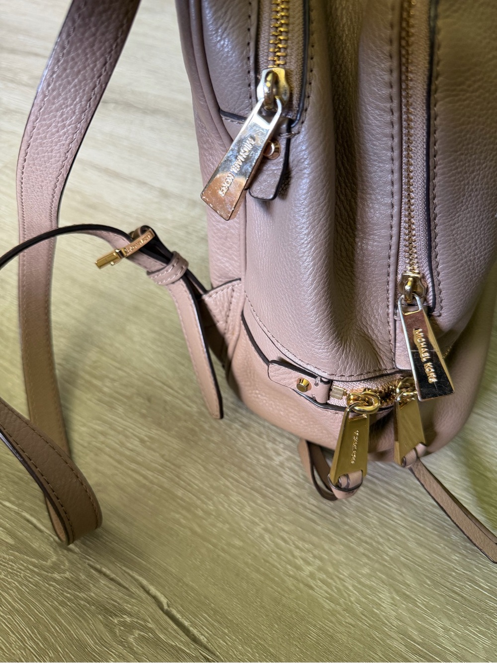 MICHAEL KORS Pebbled Leather Backpack in Taupe - Picture 5 of 8